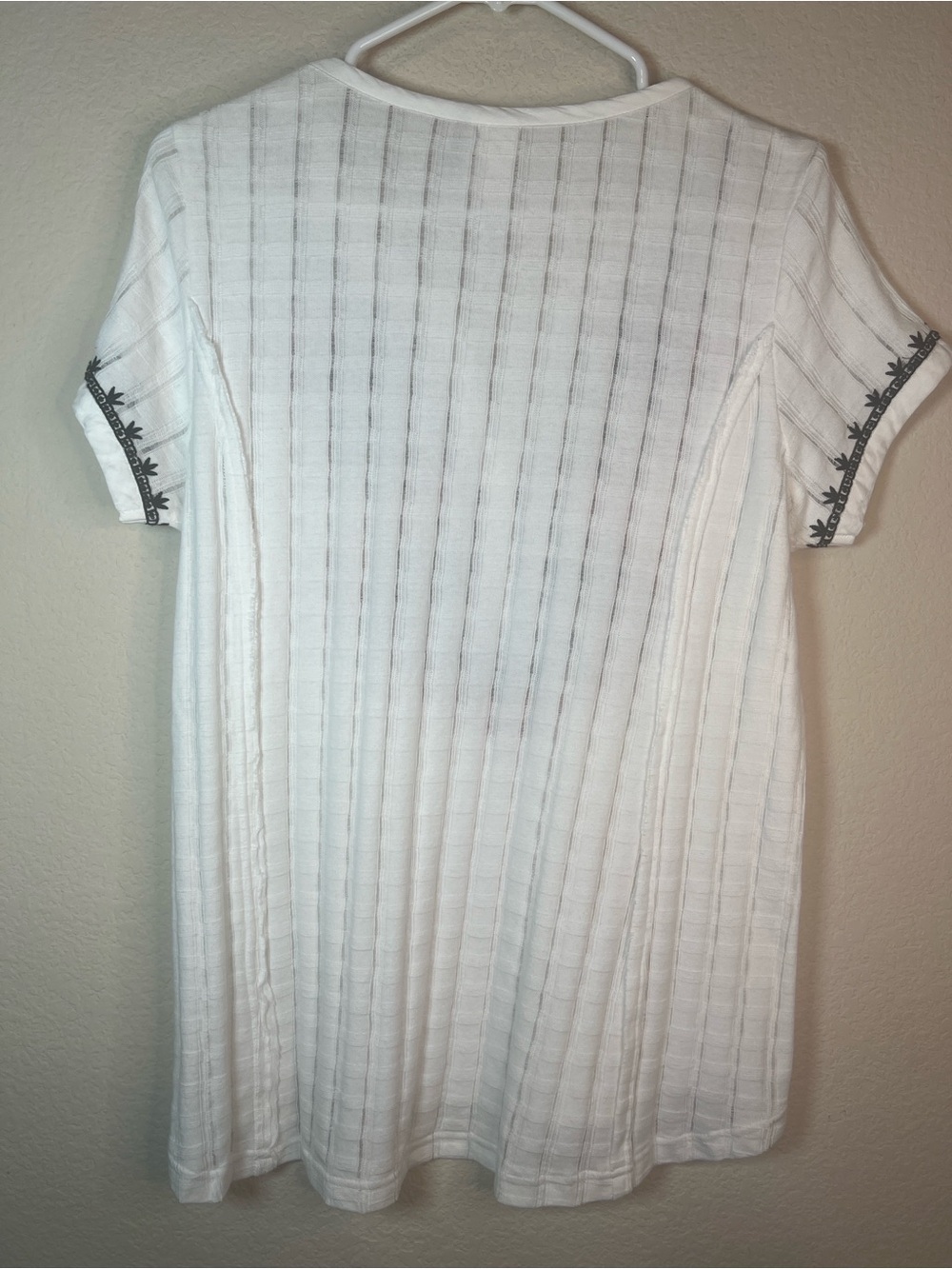 Anthropologie Akemi + Kin White Embroidered Boho Blouse Gauze Floral Top Medium - Picture 5 of 6